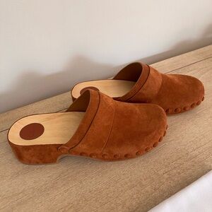 Chloe Joy Clogs. Ochre delight.